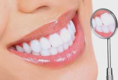 Vì Sao Nên Trồng Răng Sứ Khi Bị Mất Răng?